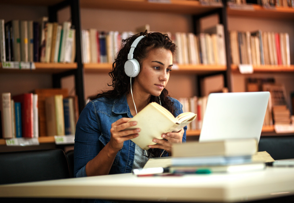 woman using an online library