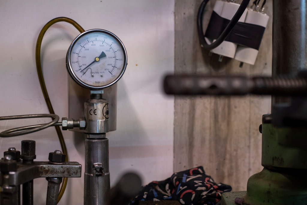 A pressure gauge