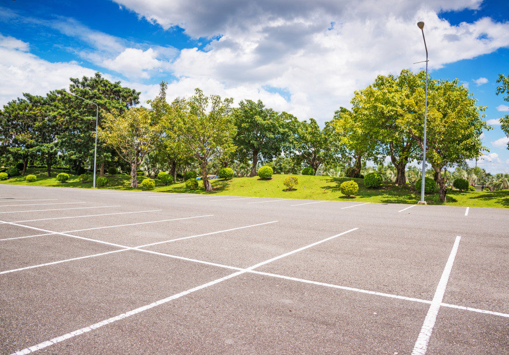 An image of an empty parking lot